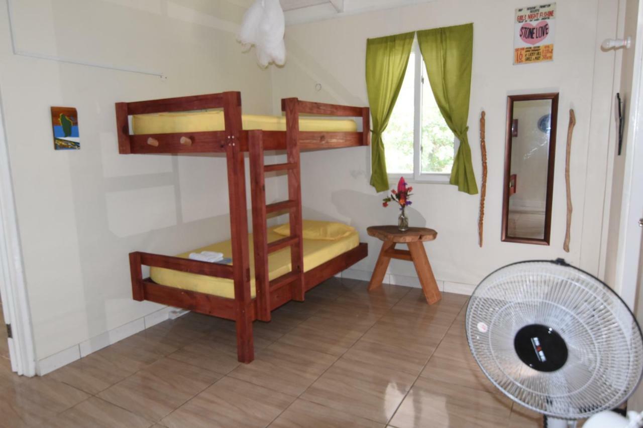 Soufriere Guesthouse Bagian luar foto