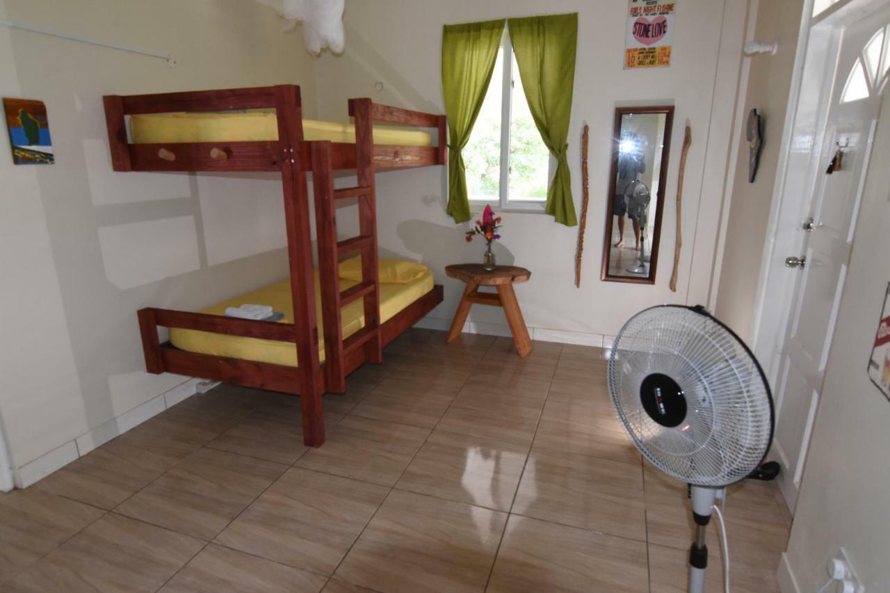 Soufriere Guesthouse Bagian luar foto