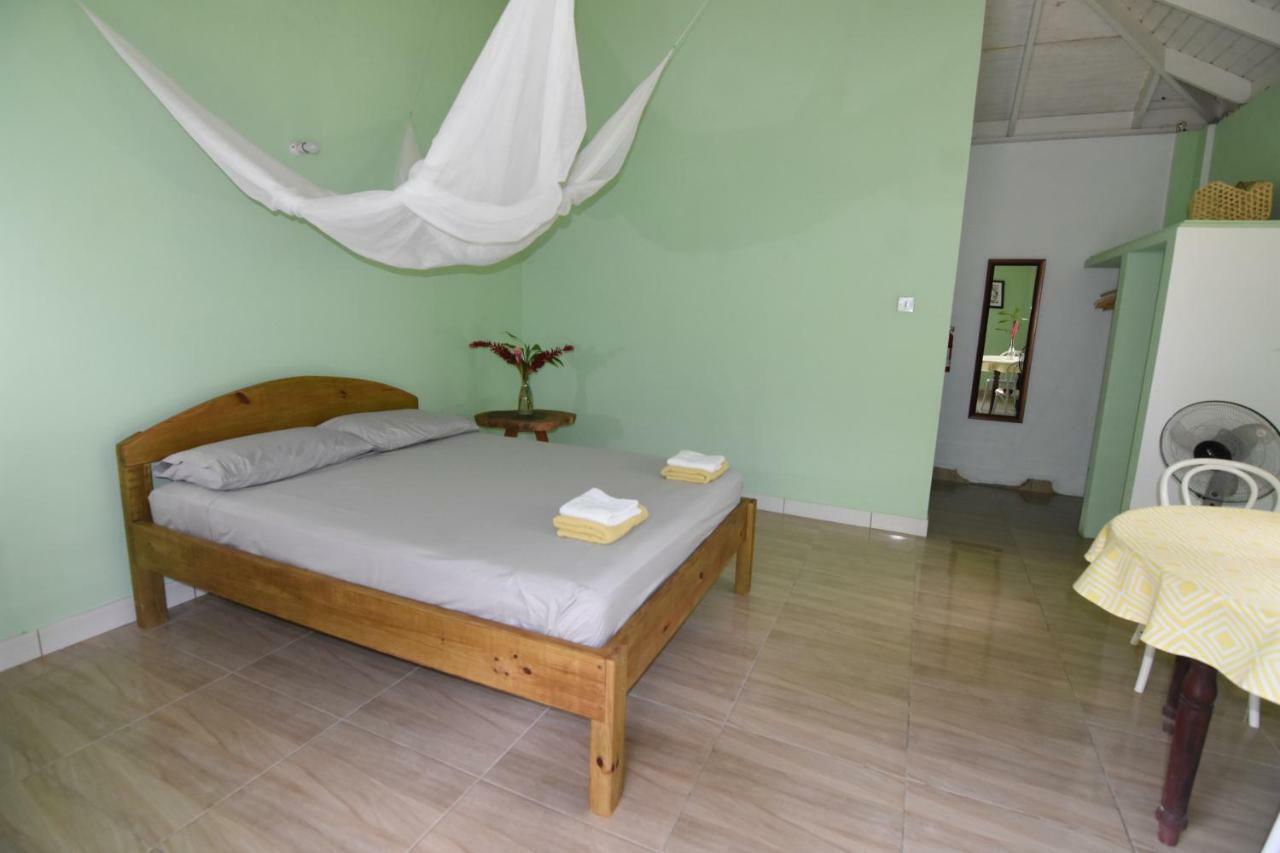 Soufriere Guesthouse Bagian luar foto