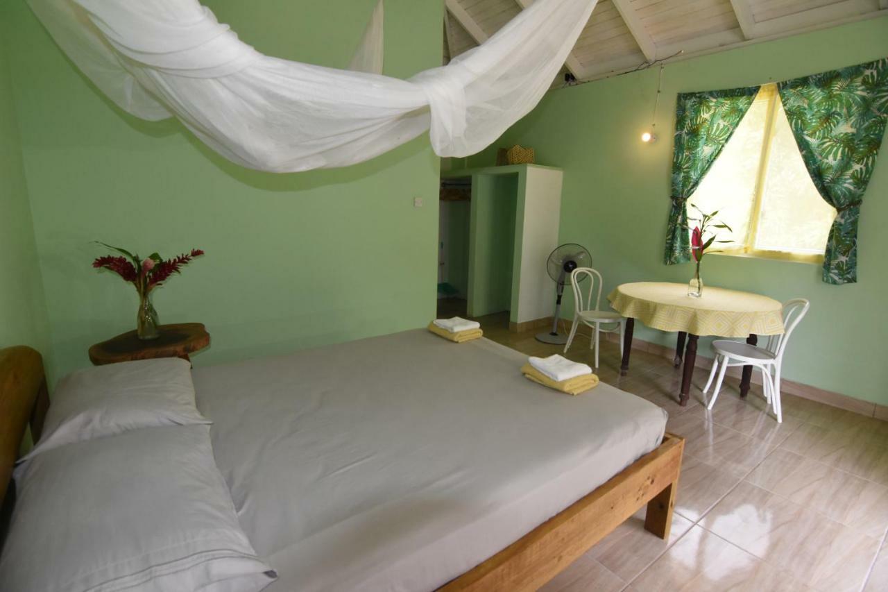 Soufriere Guesthouse Bagian luar foto
