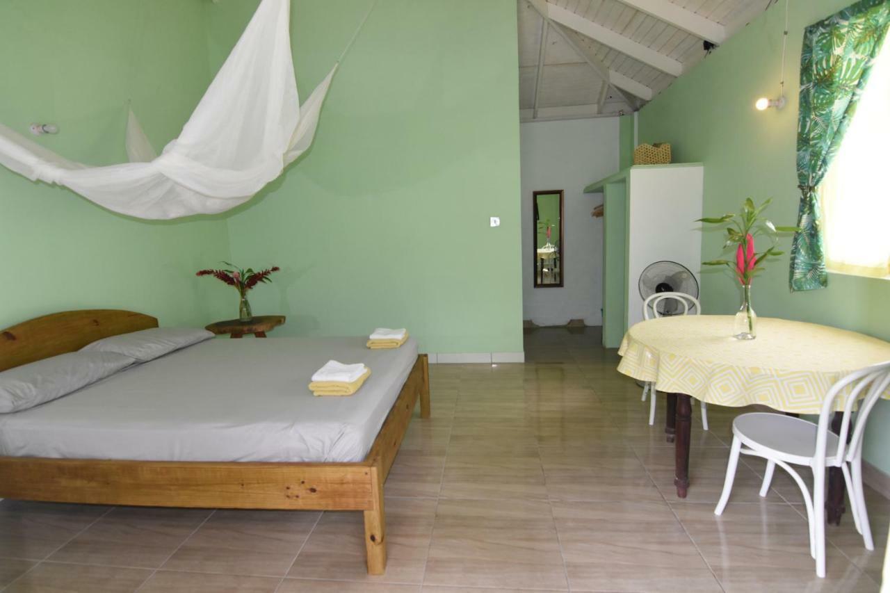 Soufriere Guesthouse Bagian luar foto