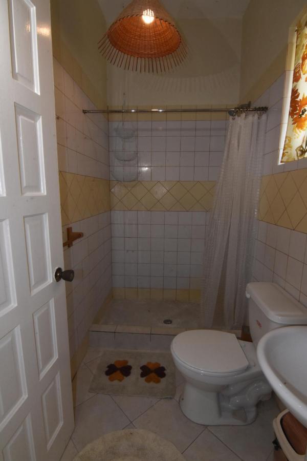 Soufriere Guesthouse Bagian luar foto